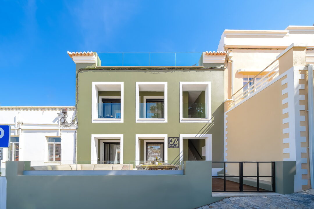 The Beach House Lower | BOAZ Rentals Portugal