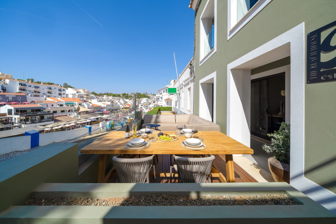 The Beach House Lower | BOAZ Rentals Portugal