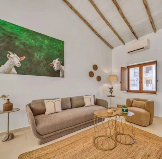 CASA SENANG 〰️ This beautifully renovated two-bedroom property, located in Ferragudo, offers an idyllic retreat for your vacation. The house boasts a modern yet cozy atmosphere, with tasteful furnishings and thoughtful touches throughout. 🌿

Outside, discover your private oasis. The house features a delightful plunge pool, inviting you to take refreshing dips and unwind in the warm Portuguese sun. ☀️

The pool area is complemented by comfortable garden furniture, providing an ideal spot for al fresco dining, sunbathing, or simply enjoying the serene surroundings. Additionally, a BBQ area is available for those who wish to indulge in outdoor culinary delights.

Casa Senang hosts a total of 4 guests.

𝚠𝚠𝚠.𝚋𝚘𝚊𝚣𝚛𝚎𝚗𝚝𝚊𝚕𝚜.𝚌𝚘𝚖
𝚒𝚗𝚏𝚘@𝚋𝚘𝚊𝚣𝚛𝚎𝚗𝚝𝚊𝚕𝚜.𝚌𝚘𝚖
+𝟹𝟻𝟷 𝟿𝟼𝟸 𝟼𝟶𝟹 𝟺𝟾𝟶

#boazrentals #casasenang #qualitytime #familymoments #familylife #timetogether #coastline #ferragudo #salemabeach
#igersportugal #algarve #carvoeiro #visitportugal #beachvibes #luxuryhome #villa #rentals
#summerholidays #propertymanagemento #sealife #rentalproperty ⁣#ecofriendlyliving #travellovers #sustainableliving #wanderlust #portugallovers #nearthesea #neartheocean #nearthecity #holidays2024